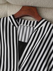 Franclia 女士休闲V领无袖两用条纹针织背心，带前袋褶裥，优雅春夏上衣 - 黑與白 - 查看 8