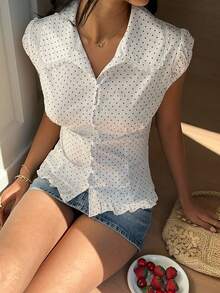 Sunnyshic 女士红色波点荷叶边领拼接下摆修身可爱甜美休闲衬衫，适合夏季穿着，欧美风格，约会、度假皆宜。 - 白色 - 查看 1