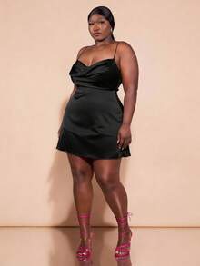 CurvyTilda 女士缎面迷你吊带连衣裙，露背系带设计，女士生日礼服 - 黑色 - 查看 4
