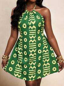 SHEIN VaVaLuxe 2026春夏新款度假风复古露背吊带数码印花A字连衣裙，轻松度假风，简约设计，无袖露肩，收腰剪裁，飘逸面料，女士绿色复古印花连衣裙 - 綠色 - 查看 6