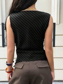 Siren Gaze 女士不对称领褶皱腰身条纹衬衫，优雅OL风上衣，肩部金属纽扣装饰，时尚百搭，通勤必备，优雅性感，适合度假、海滩、夏威夷等场合，垂褶领口，条纹衬衫，休闲百搭。 - 黑色 - 查看 2