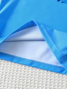SHEIN Bộ đồ bơi ngắn tay cổ tròn ôm sát in hình cá mập hoạt hình dễ thương cho bé trai, thích hợp cho mùa hè. - Nhiều màu - Xem 7