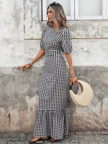 Pariaura 女士法式复古格纹泡泡袖露背蝴蝶结收腰荷叶边中长连衣裙——度假和办公的完美之选 - 黑與白 - 查看 5