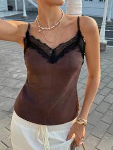 Cévolie 女士新款春夏法式睫毛宽檐蕾丝拼接V领百搭透气复古绒面吊带衫 - 鏽棕色 - 查看 1