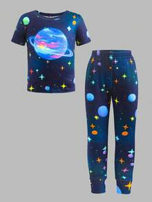 SHEIN 男童夜光宇宙行星图案休闲简约修身圆领短袖长裤睡衣套装，适合所有季节 - 彩色 - 查看 4