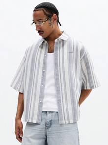 SUMWON 男士短袖条纹休闲夏季翻领衬衫，常规版型，宽松舒适，适合度假、海滩、休闲、工作或办公穿着。轻薄棉质面料，适合工作或办公场合。 - 藍色 - 查看 5