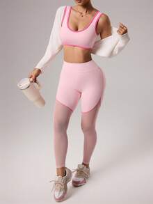 Dewbera 女士两件套运动服，粉色，包含一件紧身撞色滚边V领上衣（带可拆卸胸垫和撞色缝线网眼拼接）和一条七分裤，适合休闲穿着、跑步、瑜伽、健身、网球、高尔夫等运动。 - 粉色 - 查看 1