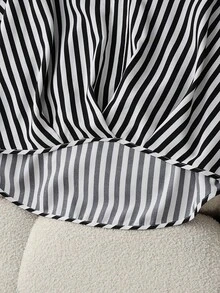 Franclia 女士休闲V领无袖两用条纹针织背心，带前袋褶裥，优雅春夏上衣 - 黑與白 - 查看 5