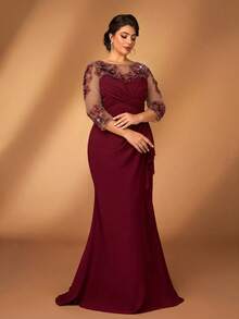 Serin Robe élégante pour femmes grandes tailles en tissu mousseline gris-rose. Col rond, manches longues transparentes, volants, appliques de sequins. Ourlet sirène. Convient pour mère de la mariée/marié, événements formels, soirées - Rouge foncé - Voir 3