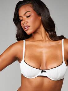 MISSGUIDED 镂空纹理文胸和丁字裤内衣套装，蕾丝边饰和蝴蝶结细节，两件套贴身内衣套装 - 黑與白 - 查看 5