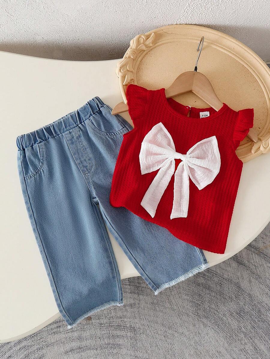 SHEIN 2件組女嬰夏季套裝,紅白藍可愛幼童服裝,紅色荷葉袖上衣配蝴蝶結 & 櫻桃刺繡牛仔褲,家庭穿搭 - 紅色 - 查看 1
