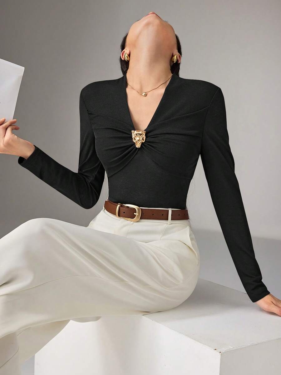Heiryn Áo thun nữ dài tay ôm dáng màu đen, cổ chữ V, đính kim loại, xếp ly ở ngực, thanh lịch, thích hợp cho mùa xuân/thu. - màu đen - Xem 1