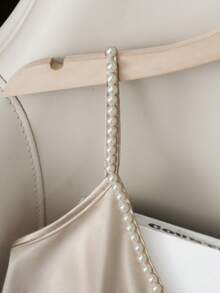 Franclia 新款女士优雅时尚缎面珍珠吊带背心，适合通勤、派对及各种场合，夏季背心，浅色背心，白色上衣，女士优雅背心，夏季上衣，女士夏季服装，女士优雅上衣，派对上衣，优雅上衣，珍珠吊带上衣，串珠上衣，裸色上衣，丝绸吊带背心，缎面上衣，女士吊带背心，珍珠吊带背心，女士夏季上衣，缎面吊带背心，珍珠吊带背心，V领吊带背心，优雅吊带背心 - 杏色 - 查看 3