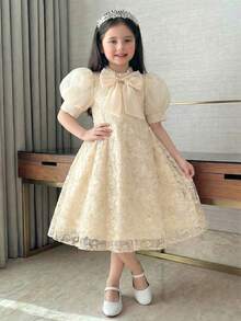 SHEIN 少女優雅純色夏季花童杏色A字中長洋裝，刺繡網紗泡泡袖立領喇叭下擺派對米金色 - 杏色 - 查看 4