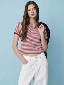 Nöista 酒红色条纹短袖 Polo 衫，领口和袖口采用撞色设计，前拉链。春季女装，优雅度假夏季之选。适合度假、奢华外出、婚礼、派对、节日、假日等场合。 - 藕粉色 - 查看 5