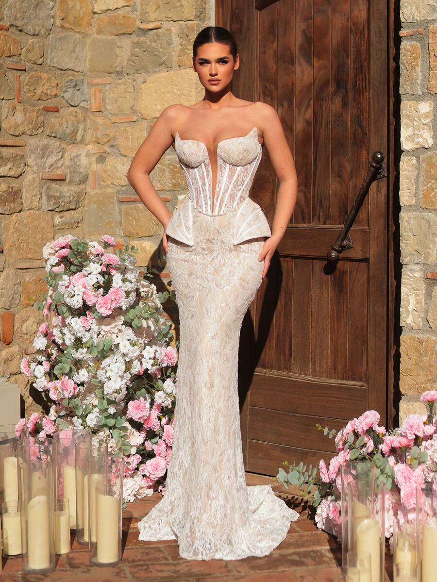 Glamrae Elegant White Luxury 3D Embroidered Sequin Romantic Lace Strapless Deep V-Neck Sheer Front Panel Fish Bone Trim Sides Novelty 3D Design Fish Tail Extra Long Train Wedding Dress, Suitable For Wedding, Party, Vacation - White - View 1