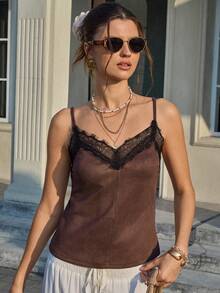 Cévolie 女士新款春夏法式睫毛宽檐蕾丝拼接V领百搭透气复古绒面吊带衫 - 鏽棕色 - 查看 3