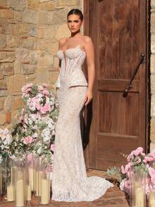 Glamrae 优雅白色奢华3D刺绣亮片浪漫蕾丝无肩带深V领透视前片鱼骨饰边侧边新颖3D设计鱼尾超长拖尾婚纱，适合婚礼、派对、度假等场合。 - 白色 - 查看 6