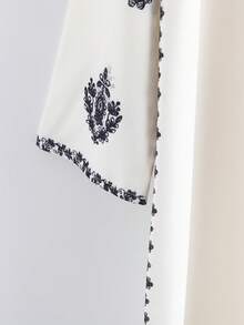 GlowEve V-Neck Women's Elegant Loose Slimming Muslim Long Robe Dress With Positioning Floral Print, Black & White - Apricot - View 6