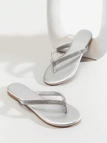 Solezae Women's T Thong Strap Rhinestoned Round Toe Casual Flat Sandals - Silver - View 3