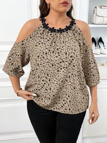 SHEIN Frenchy Áo kiểu nữ cỡ lớn, trễ vai, in hoa, xếp nếp, phối nhiều lớp, phong cách thường ngày. - Màu be - Xem 6
