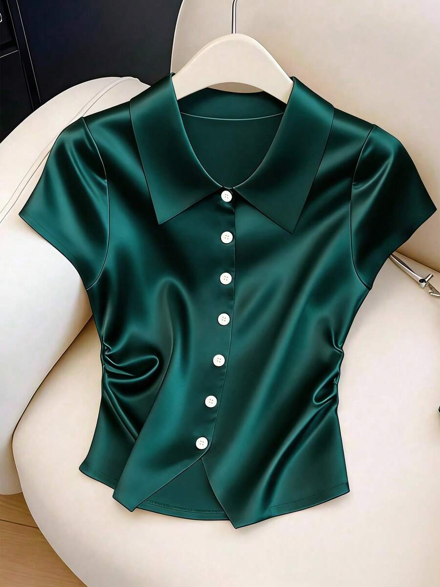 GlowEve 女士缎面腰部褶皱收腰衬衫 - 墨綠色 - 查看 1