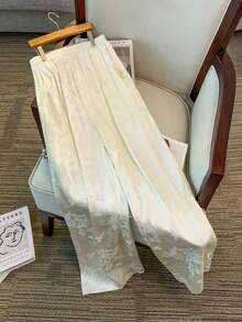GlowEve CURVE Quần ống rộng thường ngày bằng vải jacquard có túi lưng thun co giãn cho nữ cỡ lớn - Màu be - Xem 2