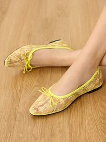 CUCCOO HITCHD 女士蕾丝网纱花卉刺绣蝴蝶结装饰圆头鞋，优雅浪漫甜美少女柔软白色网纱芭蕾平底鞋，适合新娘、伴娘、派对、婚礼等场合，尽显优雅气质 - 淺黃色 - 查看 2