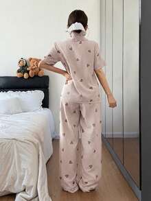 Dream Adore Set Piyama Wanita Lengan Pendek dan Celana dengan Motif Hati Bergaris - Coklat - View 2