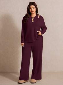 Elaquor Set Atasan Tanpa Lengan dan Celana Panjang Elegan Ukuran Plus untuk Komuter dengan Dekorasi Metal - Burgundy - View 4