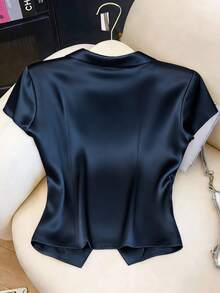 GlowEve Áo sơ mi satin phối eo nhún bèo, màu trơn, cài cúc phía trước, kiểu dáng thanh lịch, ôm dáng. - Màu xanh hải quân - Xem 2