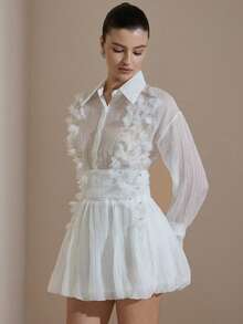 BELROSIE Elegante vestido mini para mujer con cuello texturizado tipo aristocrático francés, adornado con strass y con bajo de peplum que define la cintura - Blanco - Ver 3