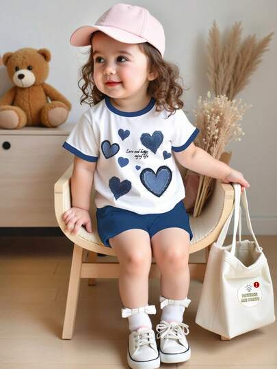 SHEIN 女婴休闲可爱创意爱心图案度假风圆领短袖T恤和短裤套装