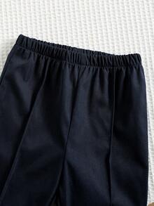 SHEIN Conjunto de 3 piezas de camisa de manga corta blanca, camiseta, chaleco y pantalones para niño/niña pequeño estilo caballero, elegante atuendo para primavera/verano, adecuado para fiesta de cumpleaños, bautizo, primer cumpleaños, ceremonia, invitado de boda, paje, portador de anillos - Azul Marino - Ver 8