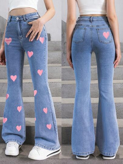 SHEIN ChillGRL Tonårsflickor Y2K-stil Jeans, Alla hjärtans dag-hjärtdetalj, Nya, Casual Fashionabla Mångsidiga, Lämpliga För Olika Stilar, Söt Kaninflicka-Mönster, Retro Mellanblå Tvättad, Nya Enkla Mångsidiga Blå Tvättade Utsvängda Jeans