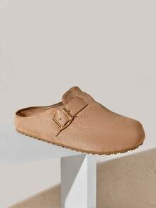 Solezae Dép bít mũi có khóa cài UrbanClassic dành cho nữ, chất liệu da lộn mềm mại, đế lót thoải mái – Đa năng và tiện dụng. - Màu be - Xem 10
