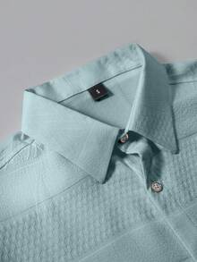 Manfinity Homme 男士純色簡約鈕扣休閒短袖襯衫，男友禮物，淺藍色 5XL，正式穿搭 - 淺藍色 - 查看 4