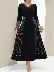 Al Najma 女士V领复古长袖收腰阿拉伯风长裙 - 黑色 - 查看 3