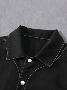 Manfinity EMRG 男士夏季休闲前扣口袋短袖黑色牛仔衬衫 - 黑色 - 查看 5