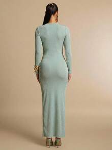 Silquee 酒红色不对称镂空领口弹力修身褶皱连衣裙，饰有金色装饰纽扣，适合浪漫约会、婚礼派对、情人节等场合。 - 薄荷綠 - 查看 2