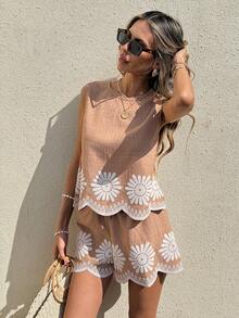 SHEIN Frenchy Set casual da donna per vacanze, composto da top canotta con ricamo floreale e pantaloncini, 2 pezzi - Castano - Visualizzare 3