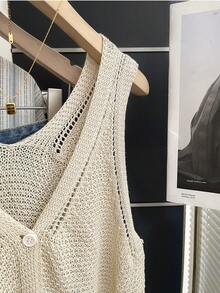 Franclia 新款夏季法式休闲针织背心，单排扣设计，镂空针织纹理，柔软舒适，通勤/工作叠穿款式，精致V领，柔和米色无袖针织开衫 - 卡其色 - 查看 9