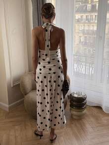 Pariaura 法式复古黑白波点雪纺露背深V领褶皱腰身长款连衣裙 – 女士优雅修身礼服，适合度假和约会之夜 - 黑與白 - 查看 2