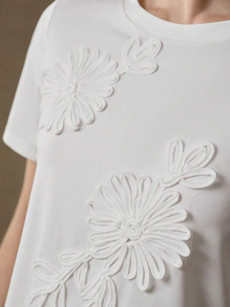 FLORAL TEXTURED KNIT SHORT SLEEVE WHITE TEE
