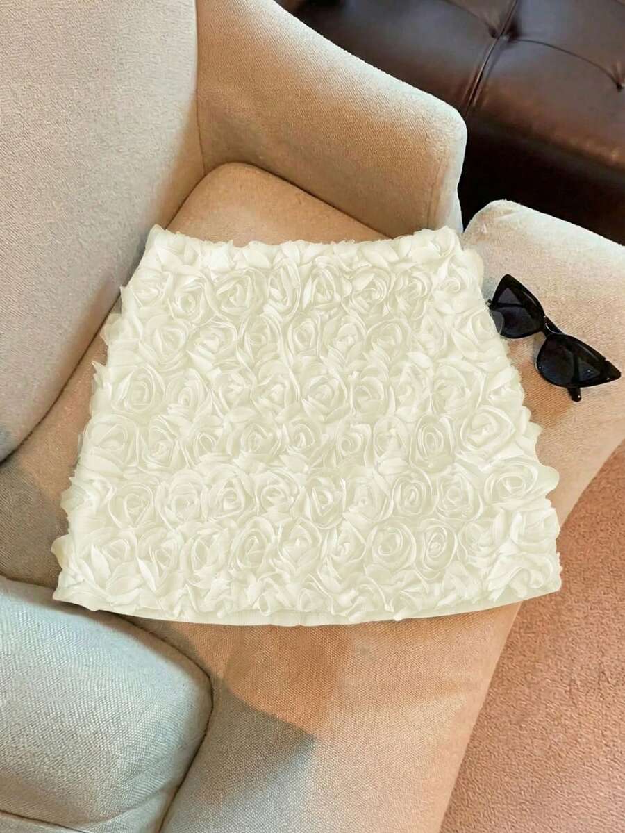 Franclia 女士优雅玫瑰花刺绣浪漫约会黑色半身裙，高品质修身款 - 杏色 - 查看 1