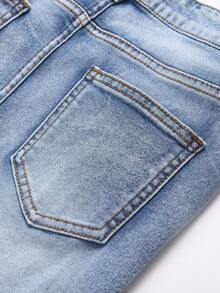 SHEIN Pantaloncini di jeans skinny strappati con design versatile e tagliato, adatti per ragazzi adolescenti, abbigliamento casual e streetwear, ideali per l'estate e la primavera - Blu - Visualizzare 4