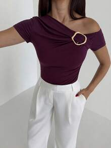 Aloruh Women's Metallic Decor Slim Fit Asymmetrical Shoulder T-Shirt, Spring/Summer One Shoulder Top Solid Color Tops Buckle Top Dark Purple Top - Purple - View 9