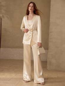 PREMIUM ÁO BLAZER NỮ KIỂU DÁNG TỐI GIẢN, CỔ CHỮ V, CHẤT LIỆU SATIN JACQUARD CÓ CẤU TRÚC TINH TẾ - Màu be - Xem 5