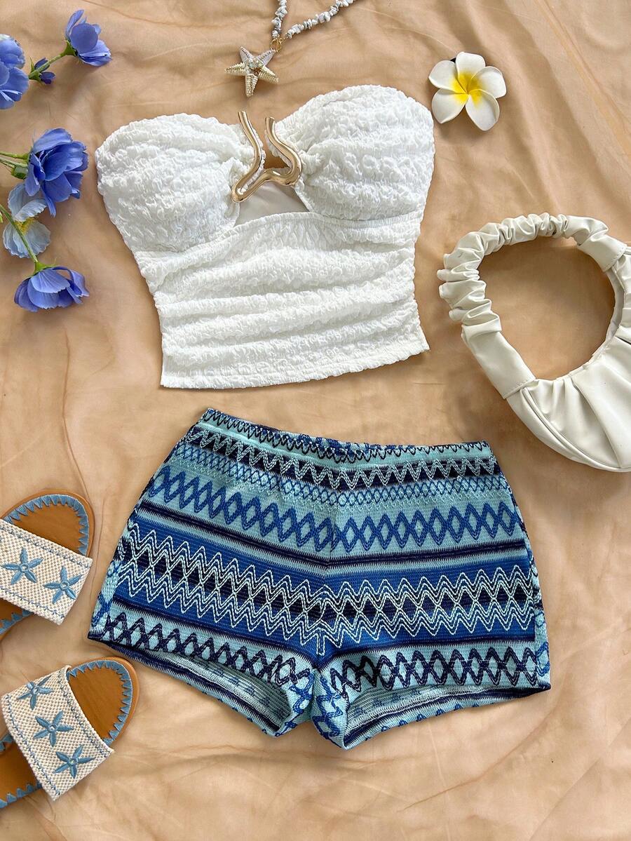 Soleia 女士度假活力黑白条纹纹理露脐抹胸上衣，金属扣装饰，搭配超短休闲裤两件套，适合约会、派对、休闲海滩度假。 - 彩色 - 查看 1