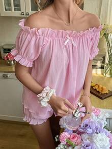 Snug Reverie 甜美露肩荷叶边蝴蝶结装饰宽松粉色睡衣套装 - 粉色 - 查看 3